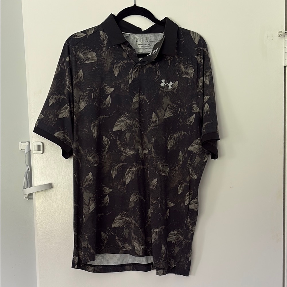 Under Armour Men's Black and Gray Patterned Polo